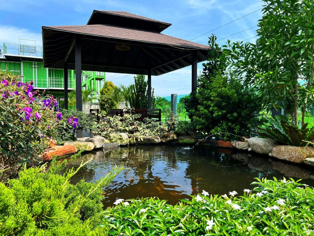Villa Chee Sekinchan Exteriör bild